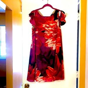 🌺Beautiful Floral summer dress🌺NWOT